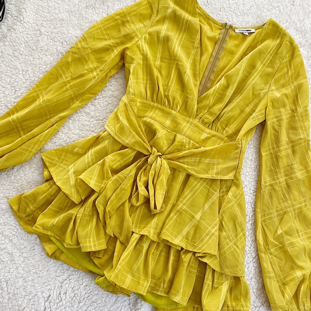 Yellow Ruffled Romper🌼 - Picture 2 of 7